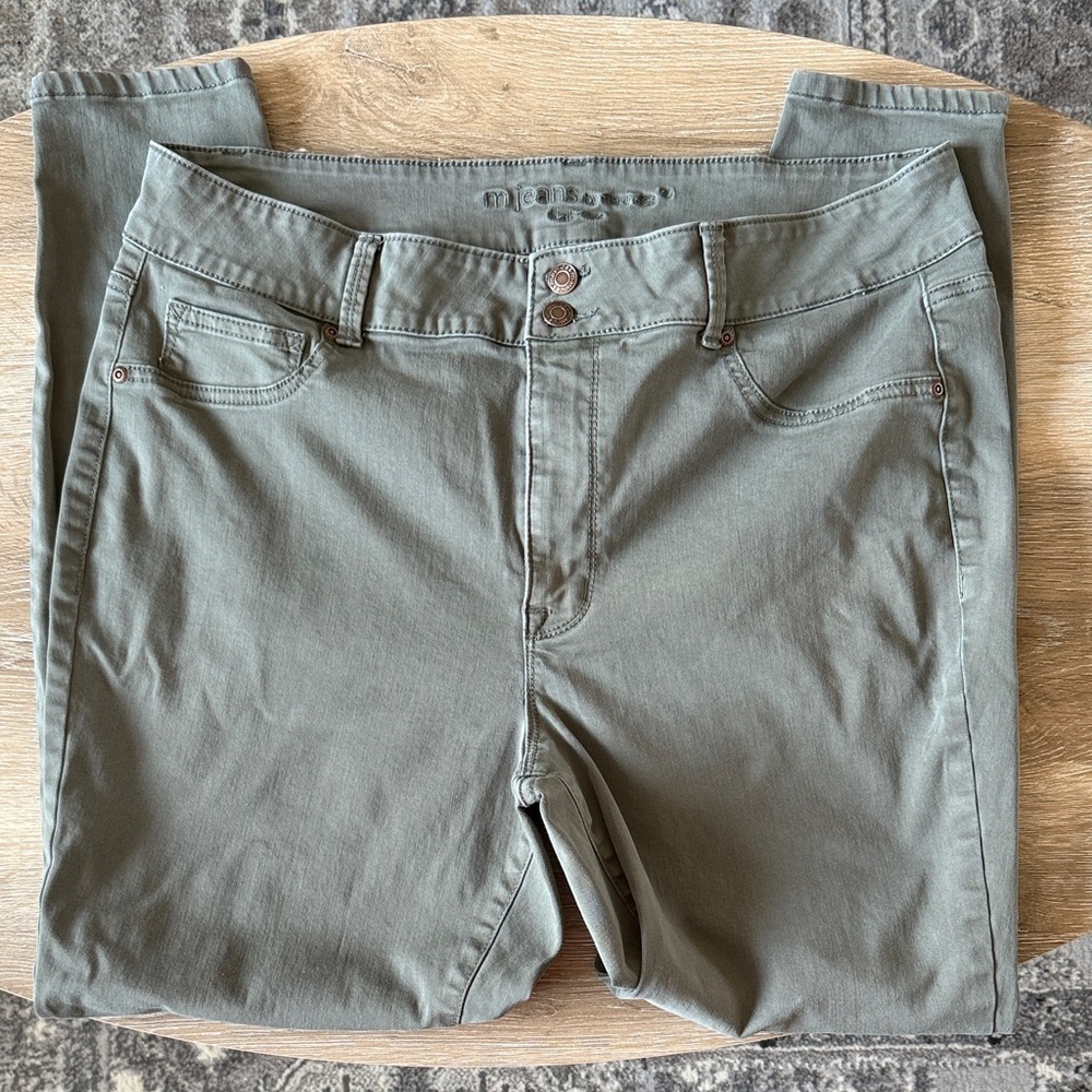 Maurices Olive Green “Vintage Wash”Jeggings, size 18